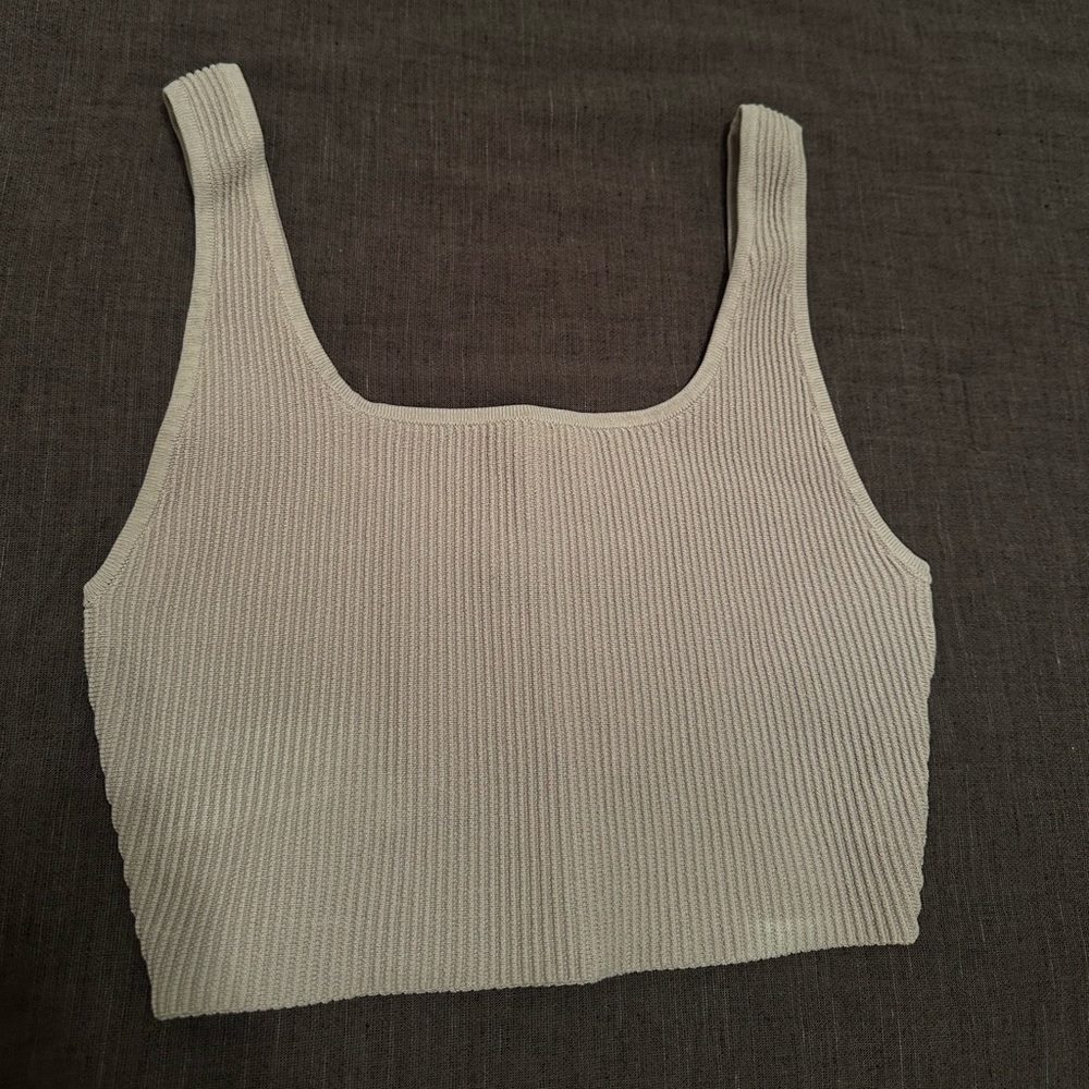 Aritzia Babaton light purple/taupe ribbed crop top